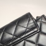 Chanel Quilted Lambskin CC Crossbody — фото 18