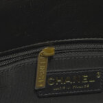Chanel Quilted CC Shoulder Bag — фото 10