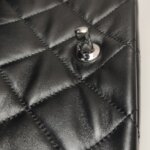 Chanel Quilted Lambskin CC Shoulder Bag — фото 13