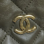 Chanel Quilted Lambskin CC Shoulder Bag — фото 13
