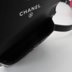 Chanel Quilted Patent CC Belt Bag — фото 7