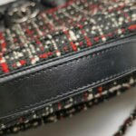 Chanel Quilted Calfskin Crossbody (Шанель) — фото 32