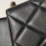 Chanel Quilted Lambskin CC Crossbody (Шанель) — фото 10