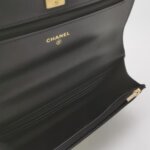 Chanel Quilted Calfskin Crossbody (Шанель) — фото 7