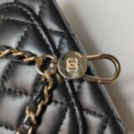 Chanel Quilted Lambskin CC Handbag (Шанель) — фото 13