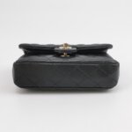 Chanel Quilted Lambskin CC Handbag (Шанель) — фото 6