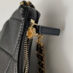 Chanel Quilted Lambskin CC Shoulder Bag (Шанель) — фото 11