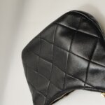 Chanel Quilted Lambskin CC Shoulder Bag (Шанель) — фото 16