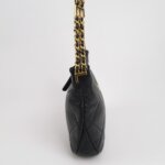 Chanel Quilted Lambskin CC Shoulder Bag (Шанель) — фото 4