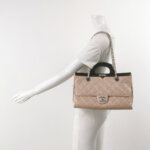 Chanel Quilted Waxed Calfskin CC Shoulder Bag (Шанель) — фото 2