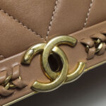 Chanel Quilted Lambskin Crossbody (Шанель) — фото 13