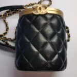 Chanel Quilted Lambskin CC Crossbody (Шанель) — фото 23