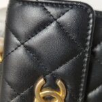 Chanel Quilted Lambskin CC Shoulder Bag (Шанель) — фото 15