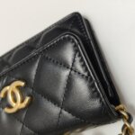 Chanel Quilted Lambskin CC Shoulder Bag (Шанель) — фото 20