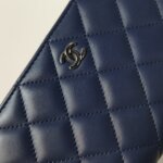 Chanel Quilted Lambskin CC Clutch (Шанель) — фото 11