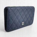 Chanel Quilted Lambskin CC Clutch (Шанель) — фото 3