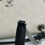 Chanel Quilted Calfskin CC Crossbody (Шанель) — фото 12
