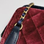 Chanel Quilted CC Shoulder Bag (Шанель) — фото 16