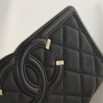 Chanel Quilted Calfskin CC Crossbody (Шанель) — фото 13