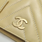 Chanel Quilted Calfskin CC Handbag (Шанель) — фото 10