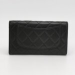 Chanel Quilted Lambskin CC Clutch (Шанель) — фото 4