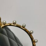 Chanel Quilted Lambskin CC Crossbody (Шанель) — фото 19