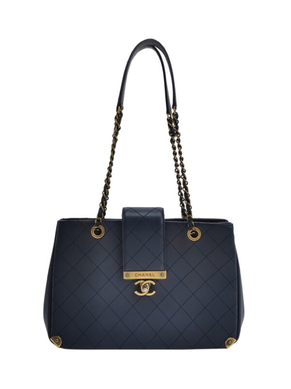 Chanel Quilted Lambskin CC Shoulder Bag (Шанель)