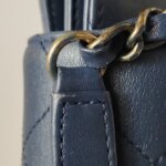 Chanel Quilted Lambskin CC Shoulder Bag (Шанель) — фото 12