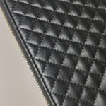 Chanel Quilted Lambskin CC Clutch (Шанель) — фото 12