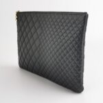 Chanel Quilted Lambskin CC Clutch (Шанель) — фото 2
