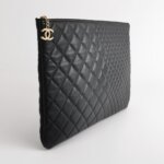 Chanel Quilted Lambskin CC Clutch (Шанель) — фото 3