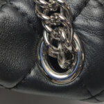 Chanel Quilted Lambskin CC Shoulder Bag (Шанель) — фото 16