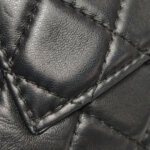 Chanel Quilted Lambskin CC Shoulder Bag (Шанель) — фото 24