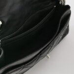 Chanel Quilted Lambskin CC Shoulder Bag (Шанель) — фото 7