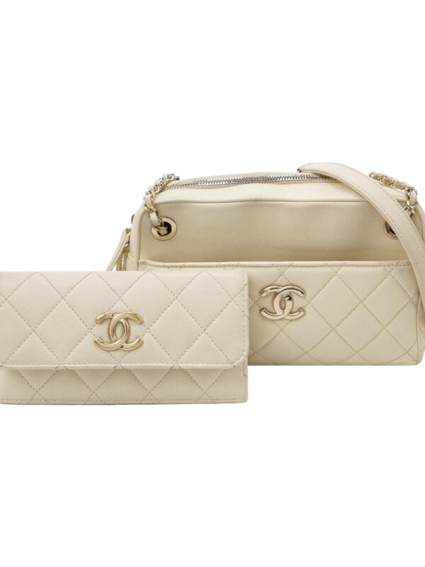 Chanel Quilted Calfskin CC Shoulder Bag (Шанель)