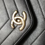Chanel Quilted Calfskin CC Crossbody (Шанель) — фото 28
