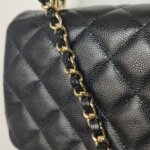 Chanel Quilted Calfskin CC Crossbody (Шанель) — фото 15