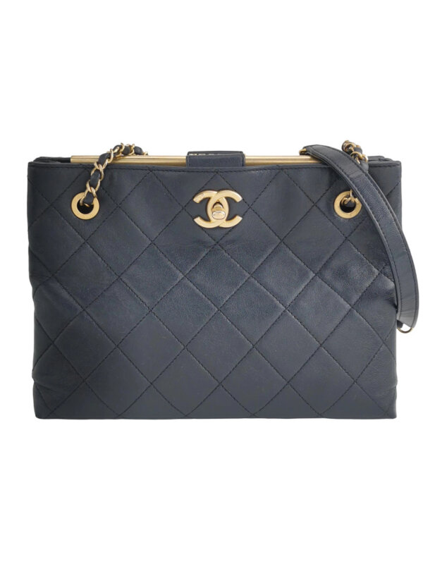Chanel Quilted Lambskin CC Shoulder Bag (Шанель)
