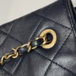 Chanel Quilted Lambskin CC Shoulder Bag (Шанель) — фото 15