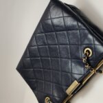 Chanel Quilted Lambskin CC Shoulder Bag (Шанель) — фото 24