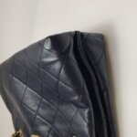 Chanel Quilted Lambskin CC Shoulder Bag (Шанель) — фото 26