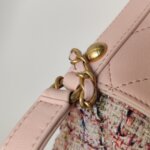 Chanel Quilted Calfskin Crossbody (Шанель) — фото 14