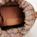 Chanel Quilted Calfskin Crossbody (Шанель) — фото 8
