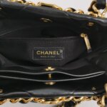Chanel Quilted Lambskin Shoulder Bag (Шанель) — фото 8