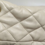 Chanel Quilted Lambskin CC Crossbody (Шанель) — фото 26