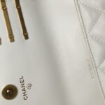 Chanel Quilted Lambskin CC Crossbody (Шанель) — фото 24