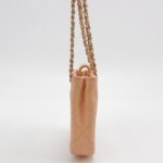 Chanel Quilted Lambskin CC Shoulder Bag (Шанель) — фото 3