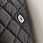 Chanel Quilted Waxed Calfskin Logo Shoulder Bag (Шанель) — фото 12