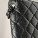 Chanel Quilted Waxed Calfskin Logo Shoulder Bag (Шанель) — фото 19