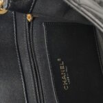 Chanel Quilted Lambskin CC Shoulder Bag (Шанель) — фото 11